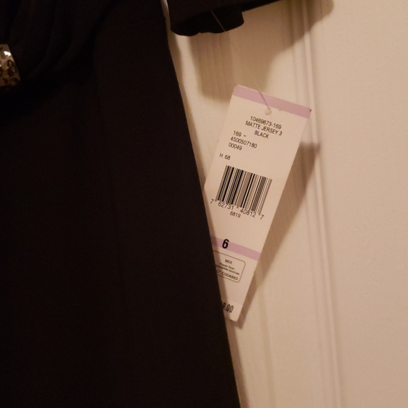 Dress - Picture 3 of 5